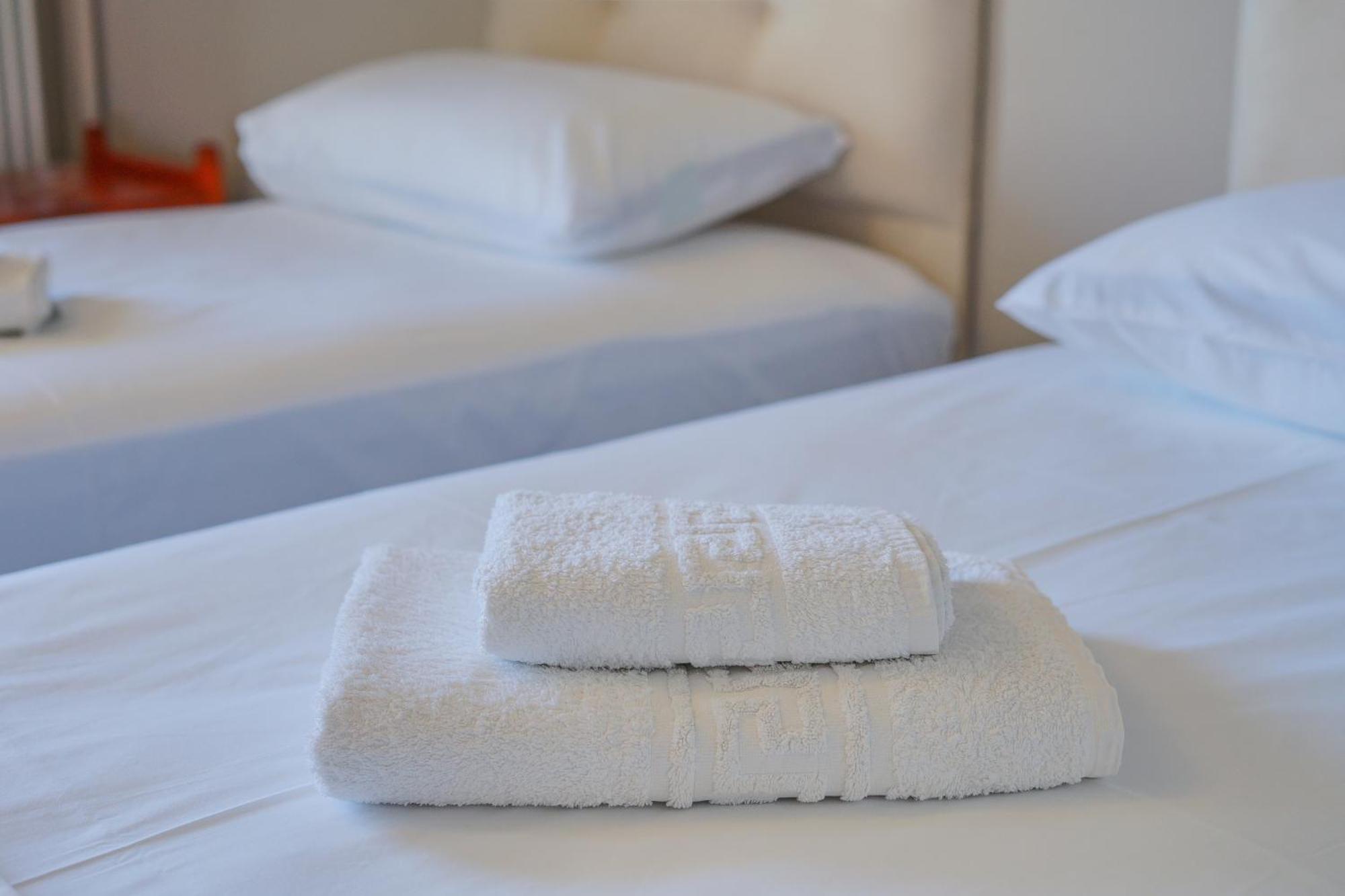 Hotel Korfos - Ξενοδοχείο Κόρφος Renovated Esterno foto