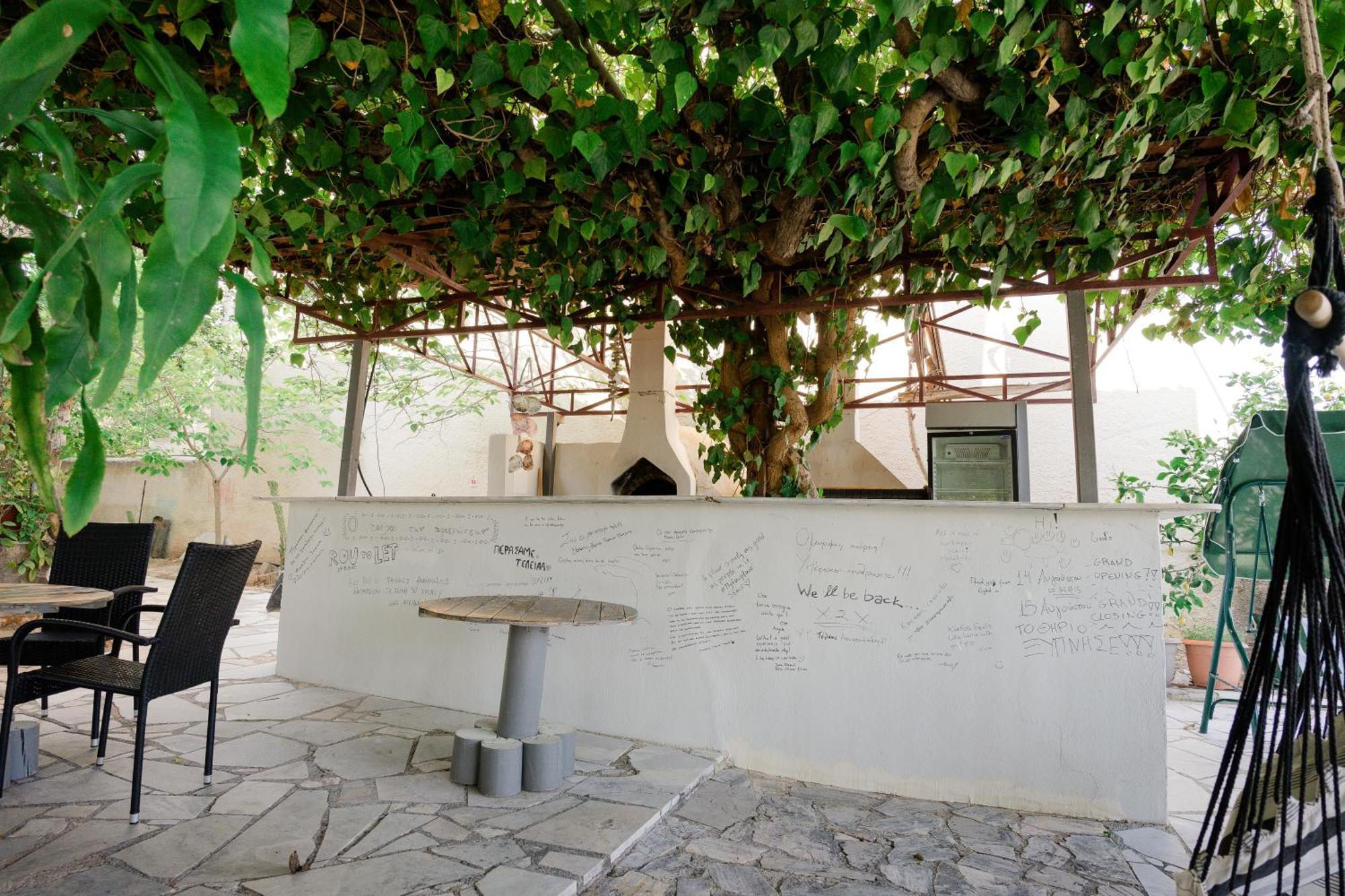 Hotel Korfos - Ξενοδοχείο Κόρφος Renovated Esterno foto